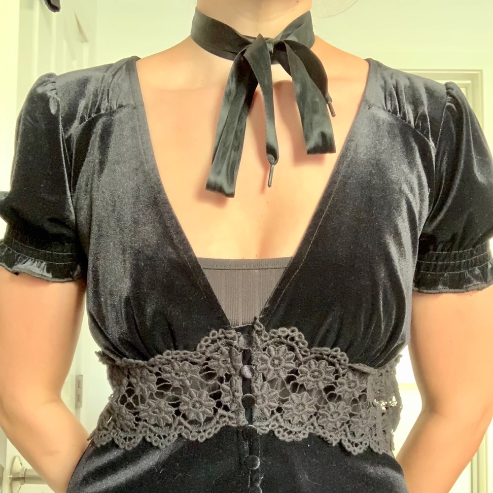 Velvet puff sleeve dress with floral lace cutout trim